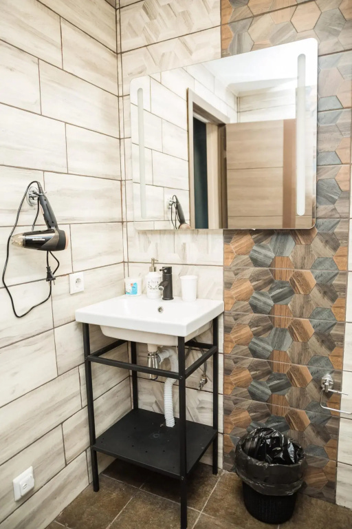 2 Bedrooms Triple Suite