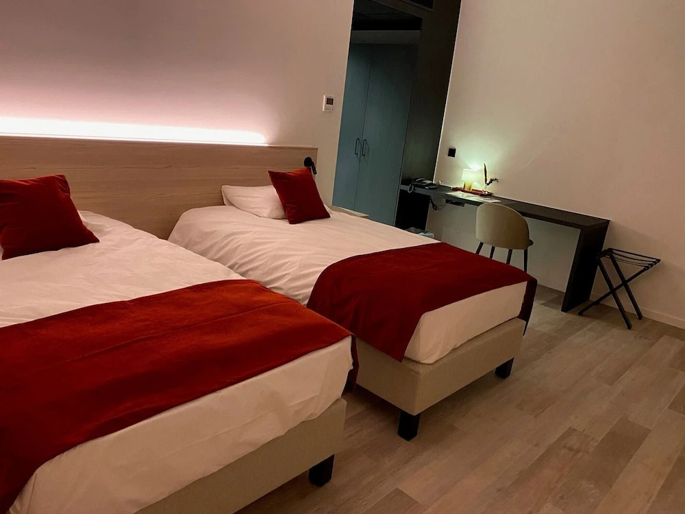 Standard Double room (twin beds)