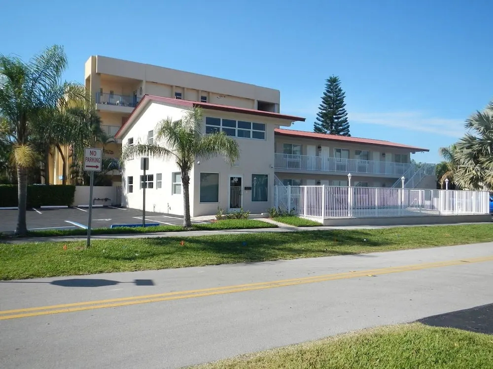 Atlantique Beach House Hotel