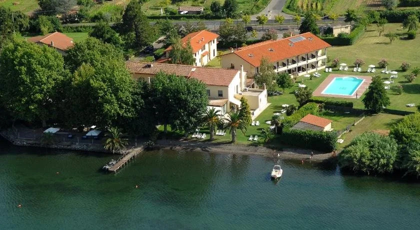 Beach & Waterfront