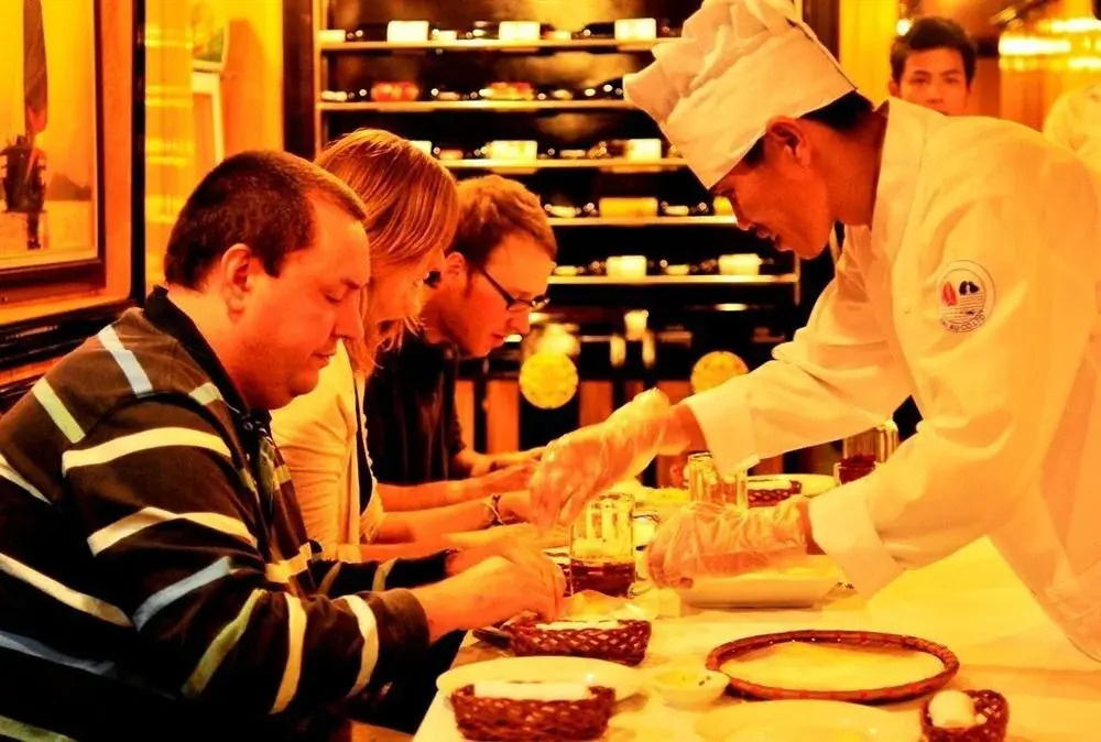 Alova Gold Cruises Halong