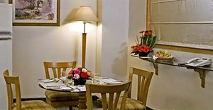 Savoy Suites Noida - Chambres