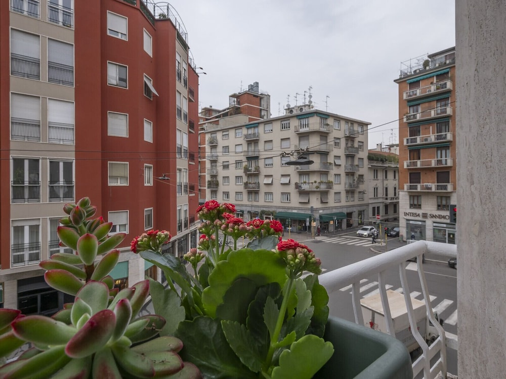Brand new 2 BR With Balcony in Sempione