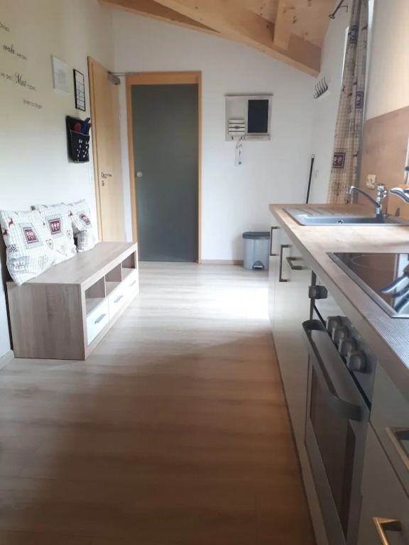 雙人床的兩房四人套房