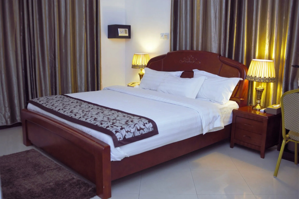 Kingsbridge Royale Hotel - Général