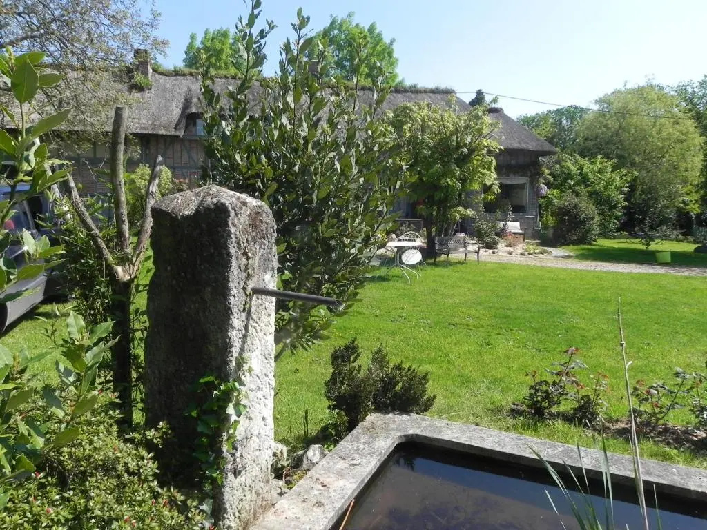 Standard Double room with garden view (full double bed)