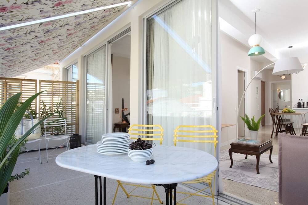 Live in Athens, Plaka Suites 