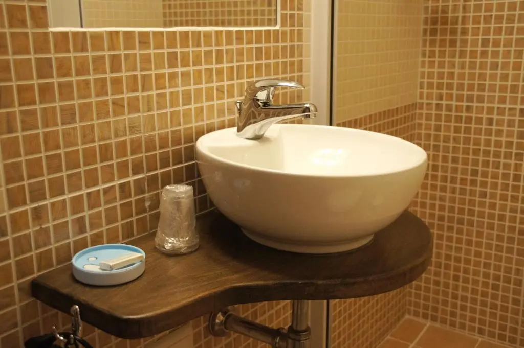 Standard Double room with balcony (full double bed)