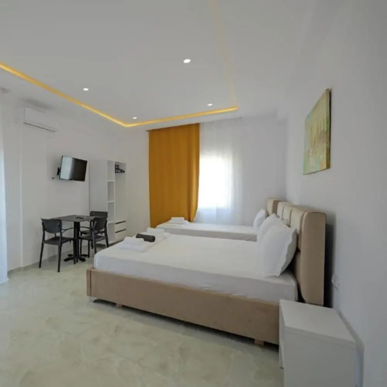 Standard Triple room with balcony