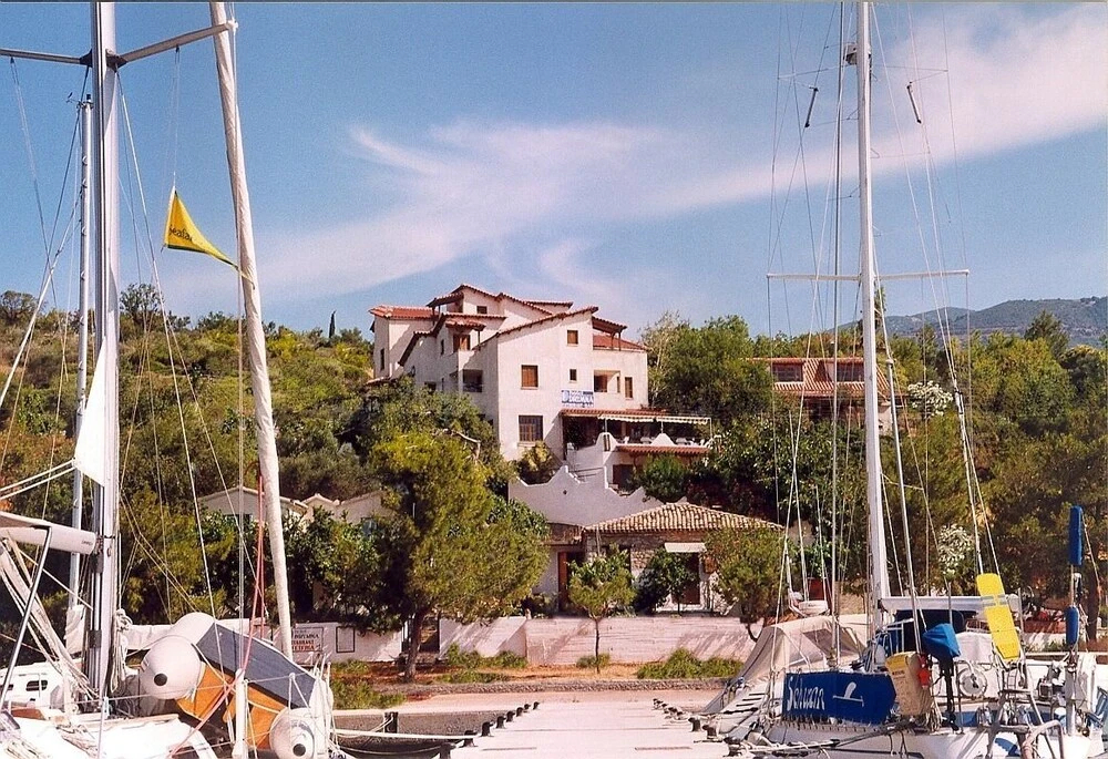 Drymna Hotel