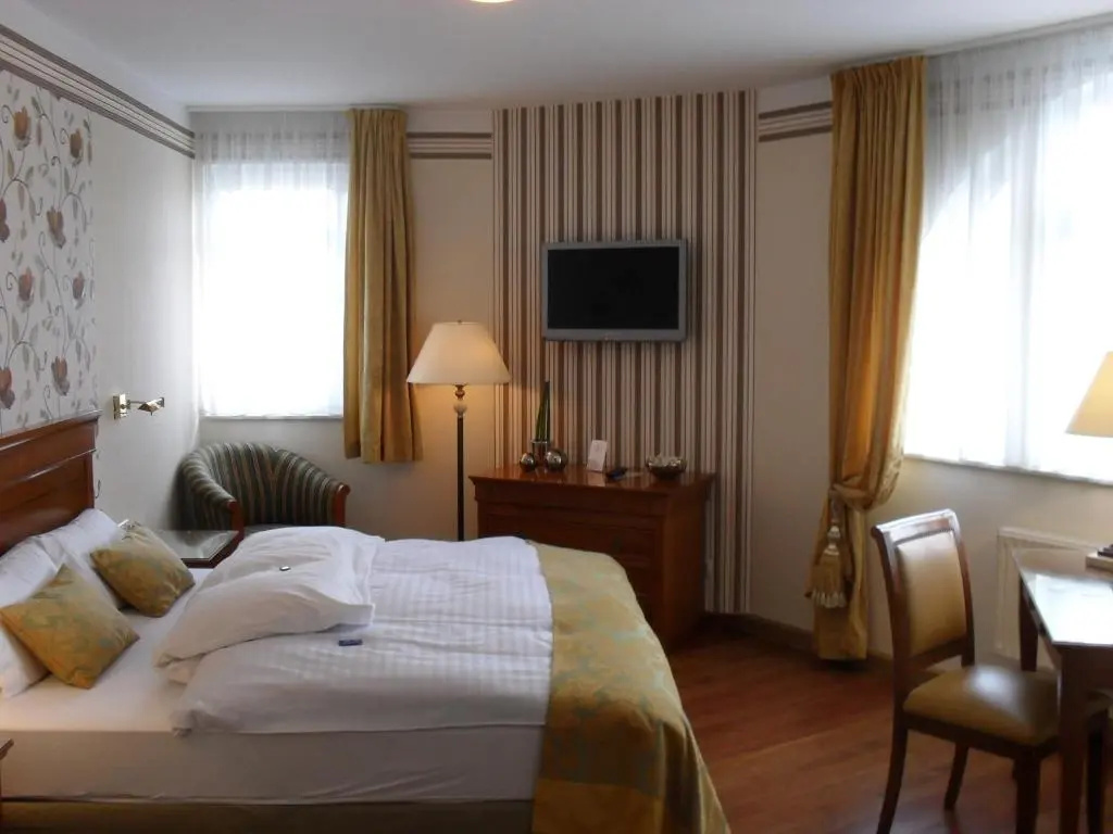 Comfort Double room (full double bed)