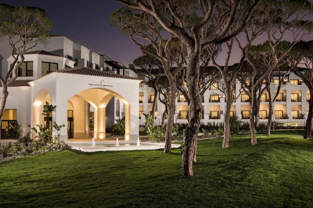 Pine Cliffs Ocean Suites, a Luxury Collection Resort & Spa