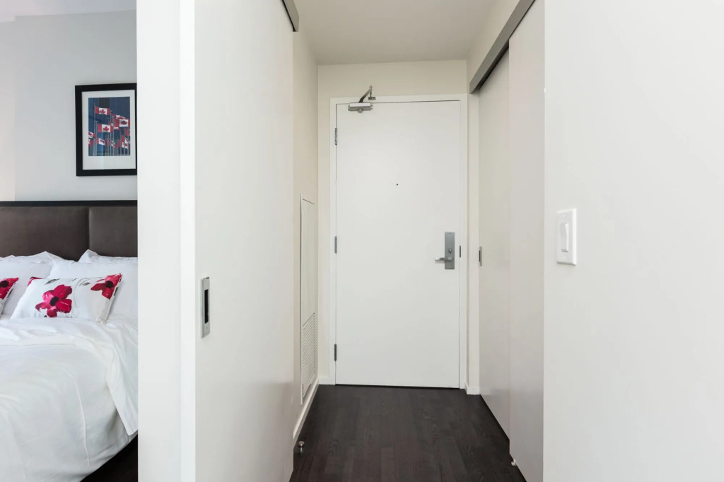 Applewood Suites - 2 Bdrm King & Spadina