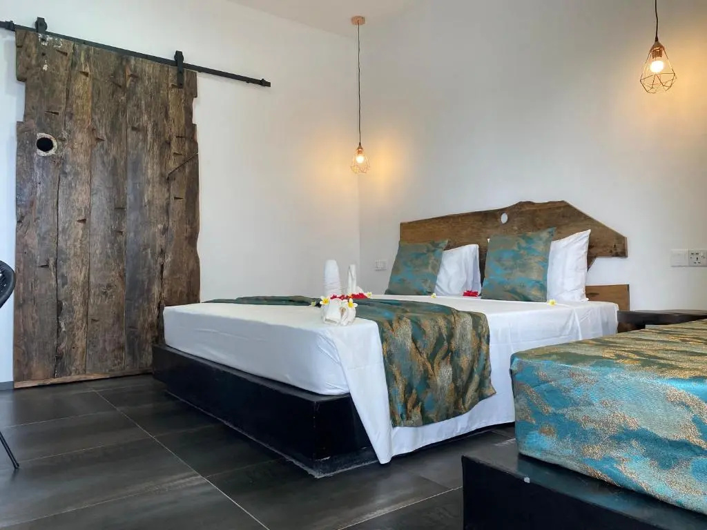 Deluxe Double room with balcony (full double bed)