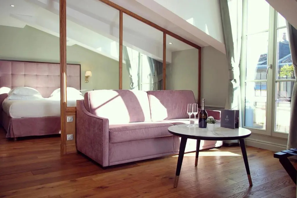 Suite with balcony