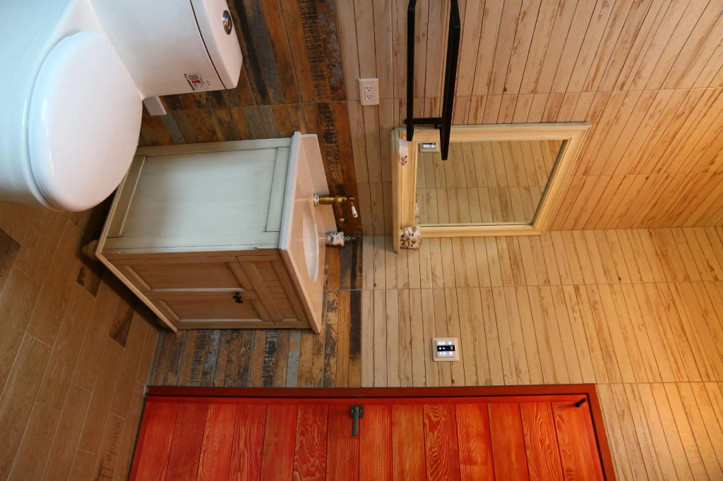 Comfort room