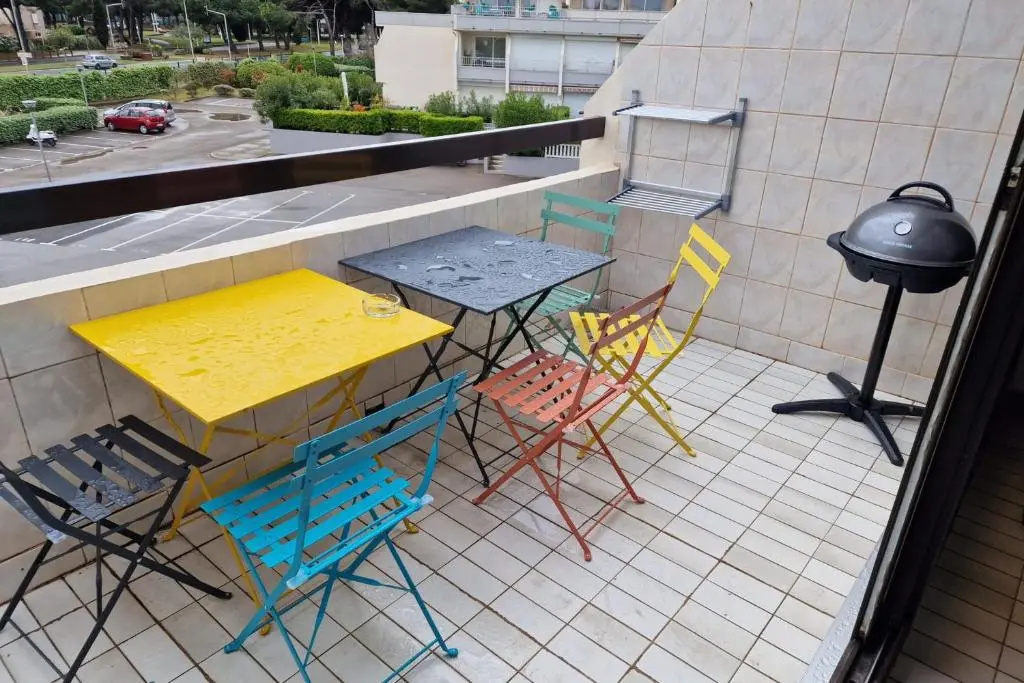 23m comfort with BALCON near the BEACH