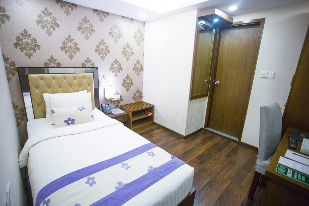 Hotel 71 — 5
