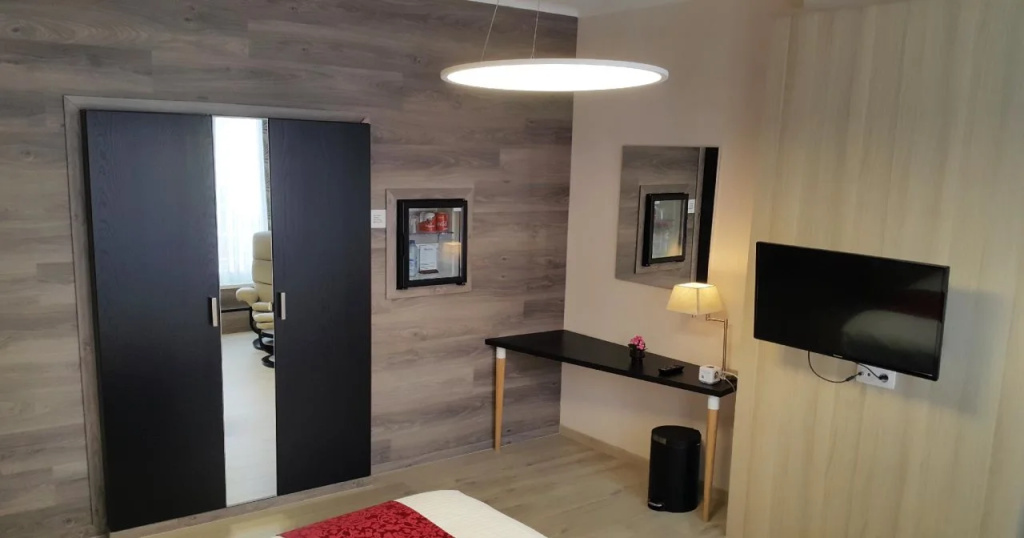Lobby & Reception
