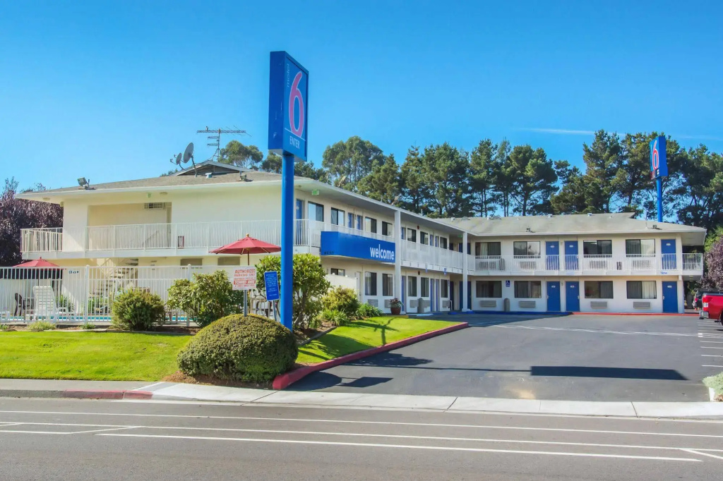Motel 6 Arcata, CA - Cal Poly Humboldt