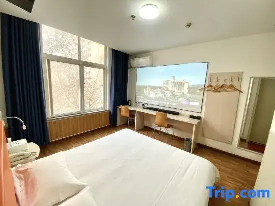 Business Double room (full double bed)