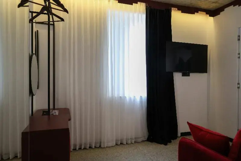 Standard Triple room with balcony