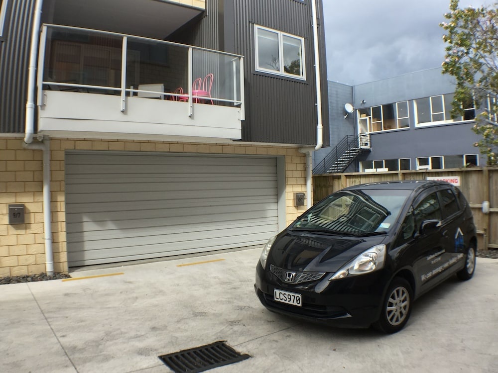 Apartment on Vialou St in Hamilton