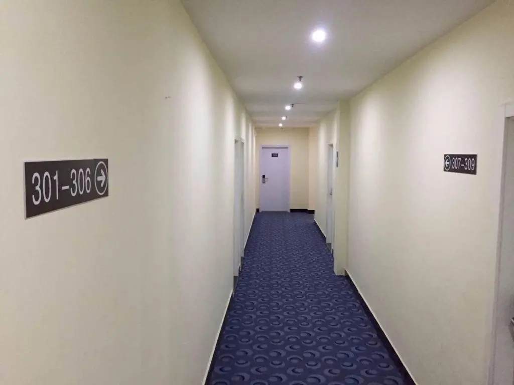 Lobby & Reception