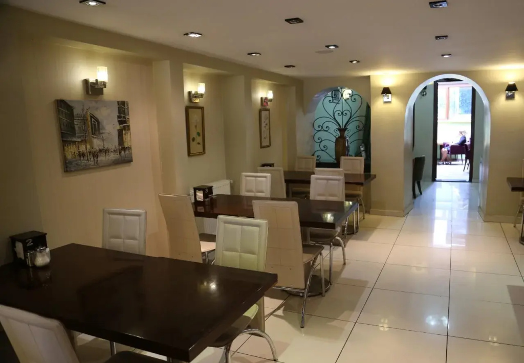 Food & Beverage