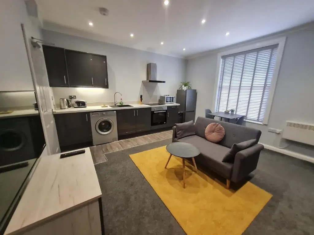1 Bedroom Apartment