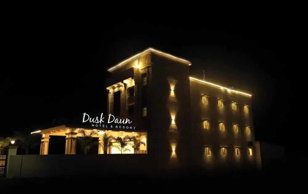 Hotel Dusk and Dawn