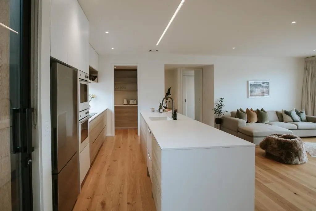 Obelisk - Sleeps 8 - Modern & Stylish