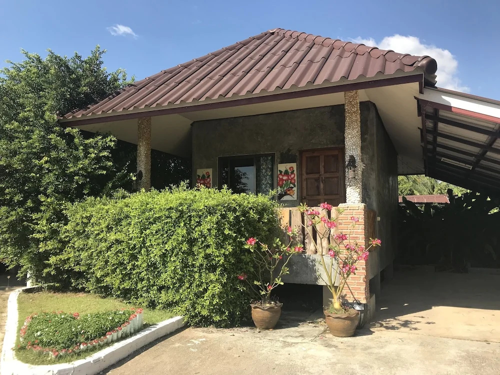 Double Bungalow with balcony (full double bed)