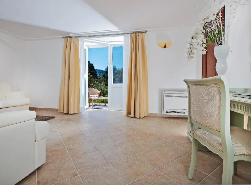 Quadruple Junior Suite with view