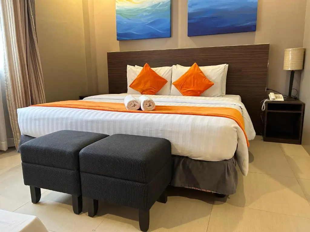 Deluxe Double room (full double bed)