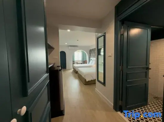 Superior Sextuple room
