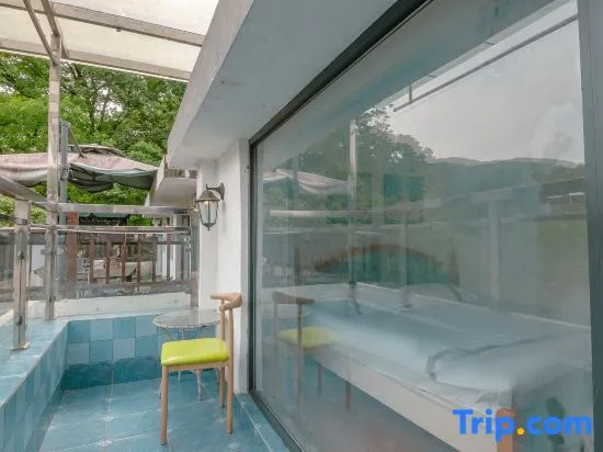 Standard room with balcony