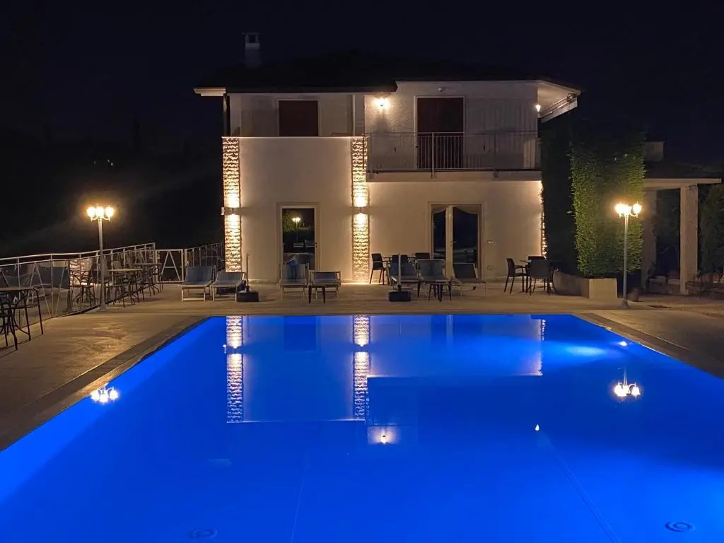 Apartment with pool view