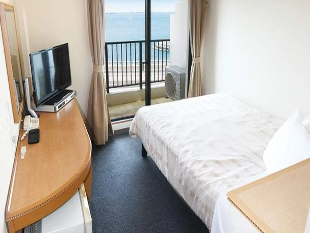 Standard Double room with bay view (full double bed)