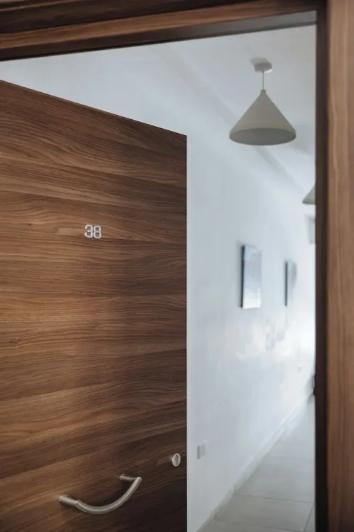 Cosy & Modern 1 BR APT - 2 mins from sea