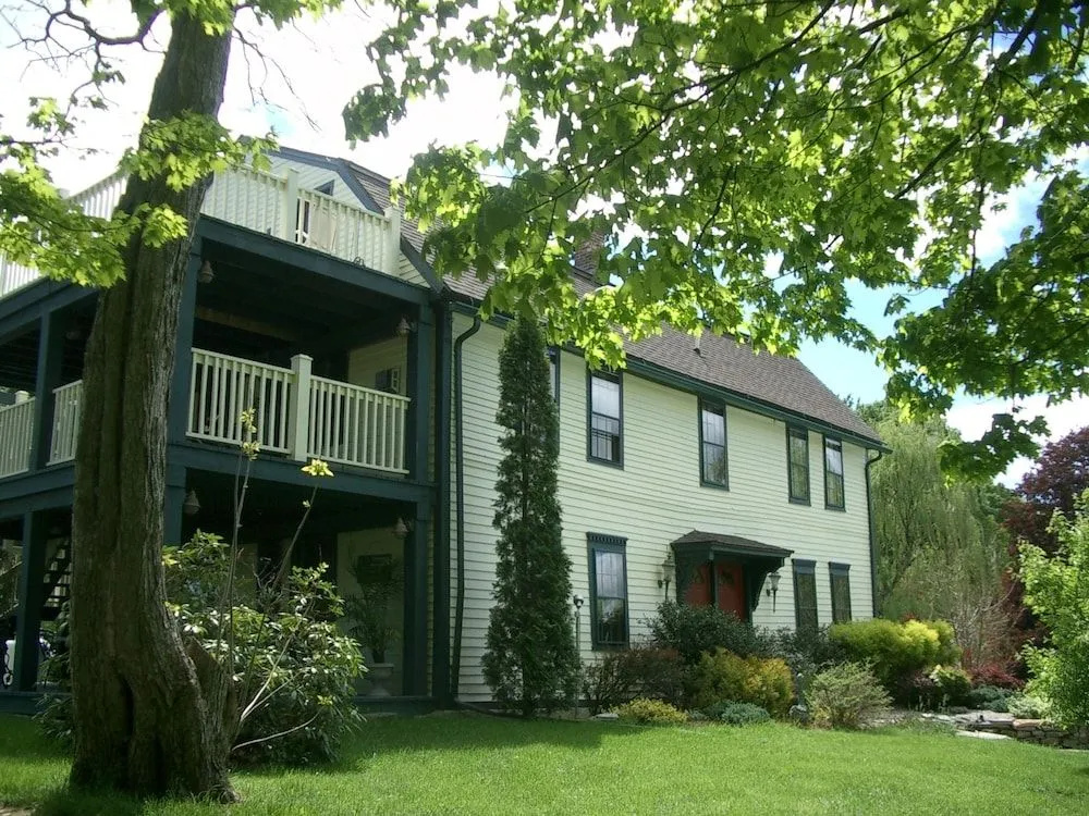 Captain Grant's Bed and Breakfast