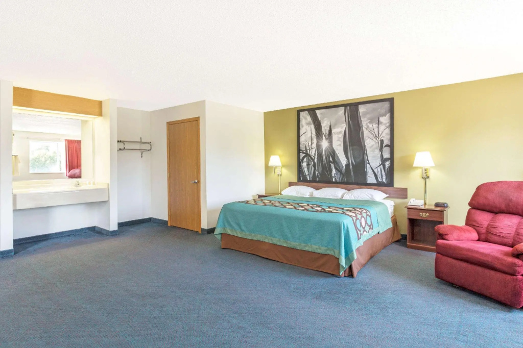 1 Bedroom Double Suite (full double bed)