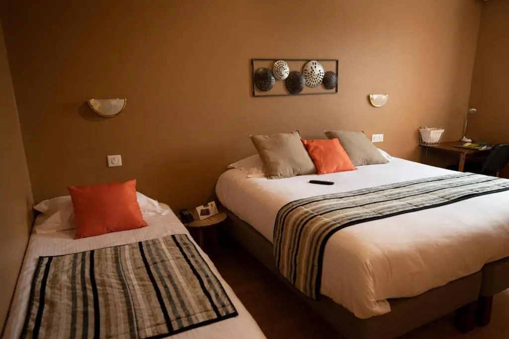Standard Triple room