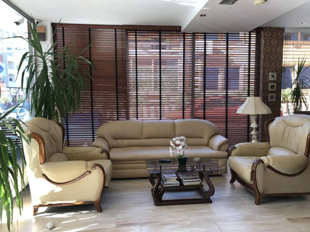 Lobby & Reception