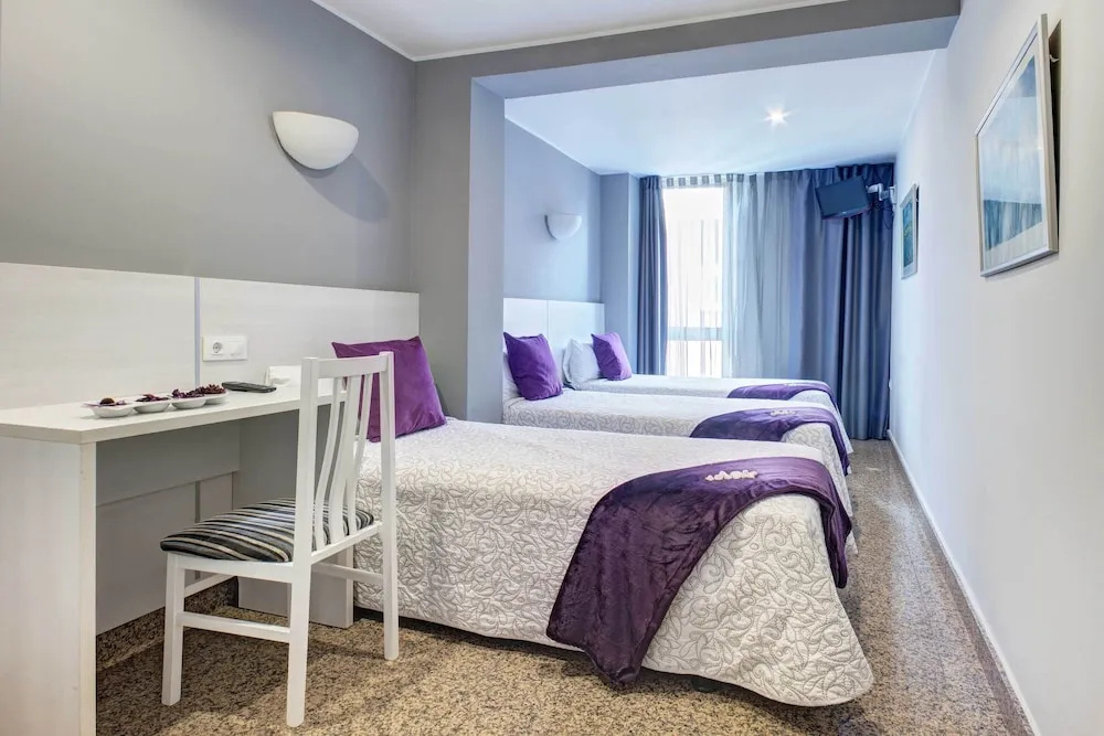 Triple room