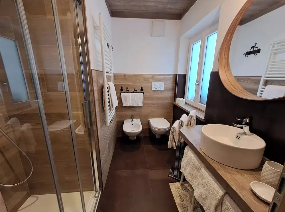 Standard Quadruple Basement room