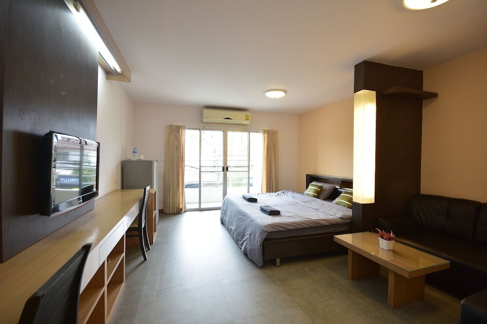Номер Deluxe в LOFT Salaya