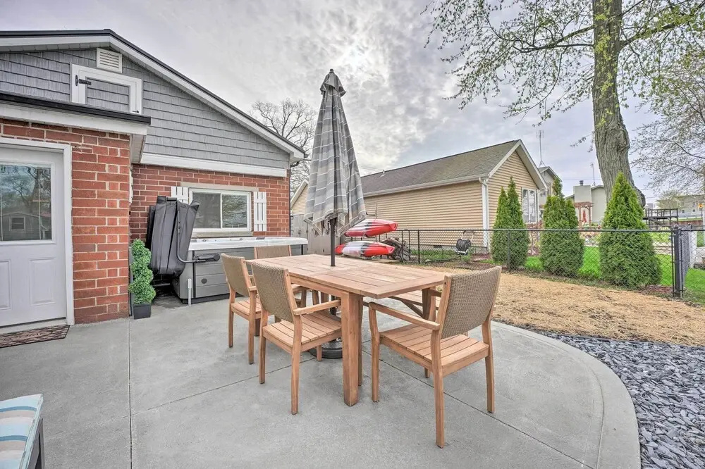 Waterfront Syracuse Home w/ Patio & Fire Pit! - фото 14