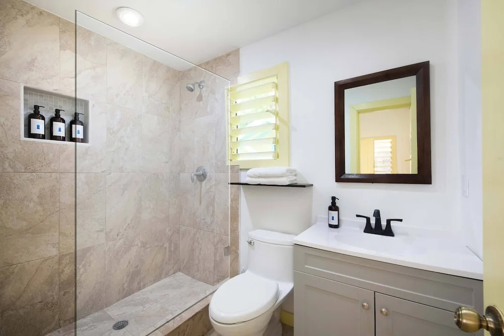 2 Bedrooms Villa