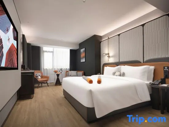 Standard Double room with street view (full double bed)